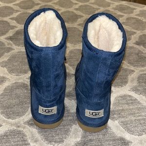 💙Blue suede uggs💙